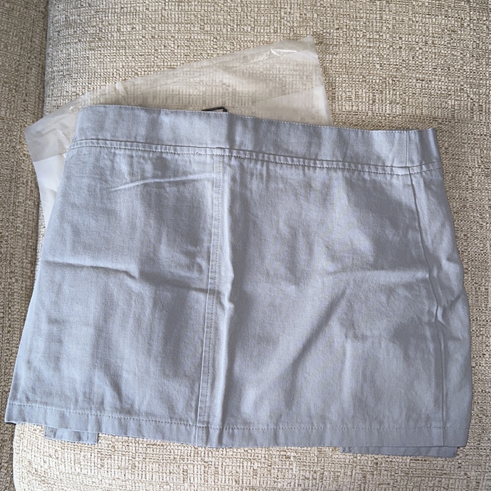 Mini skirt - Picture 2 of 2